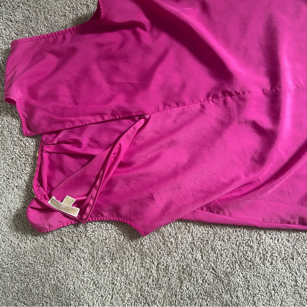 Michael Kors Fuchsia Sleeveless Blouse with Chain Accent - Picture 4 of 6